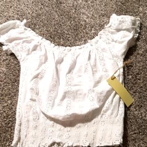 Shoulder top slightly cropped